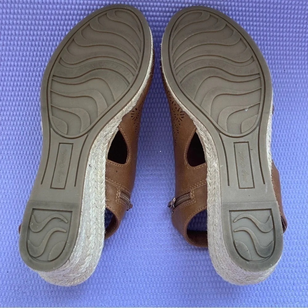 Easy Street Women's Stacy Wedge Sandals Tan Woman's 8 M Side zipper Open toe